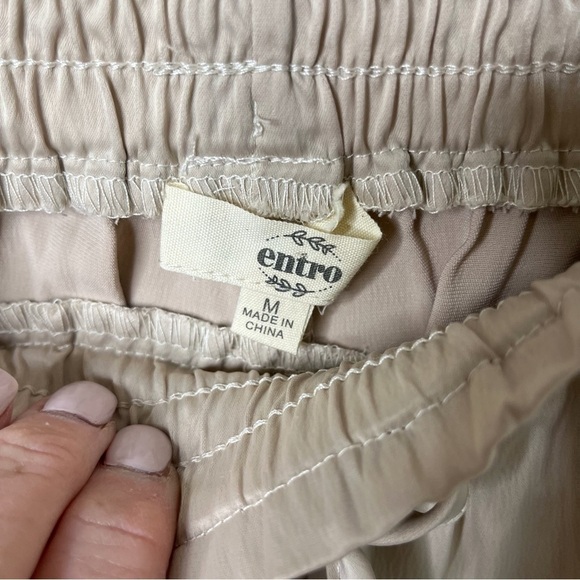 Entro Satin Joggers Tan Cream Size Medium Elastic Waist Pull On Style P15062 - Picture 4 of 6